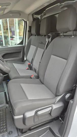 Peugeot e-Expert 50KWh long