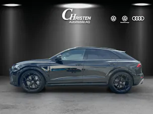 Audi RSQ8 performance quattro