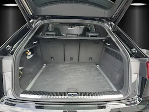 Audi RSQ8 performance quattro