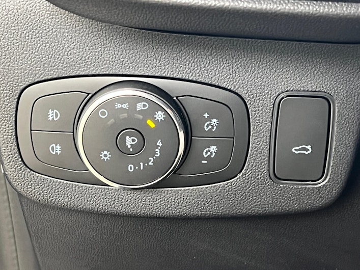 Vehicle image FORD PUMA