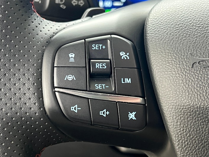 Vehicle image FORD KUGA