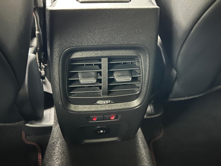 Vehicle image FORD KUGA