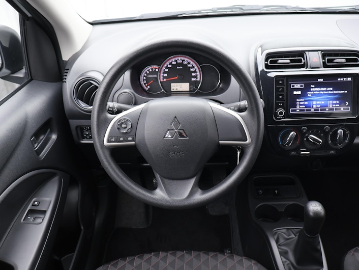 Vehicle image MITSUBISHI SPACE STAR