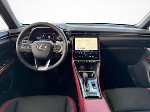 Fahrzeugbild LEXUS LBX 1.5 Hybrid Vibrant Edition AWD