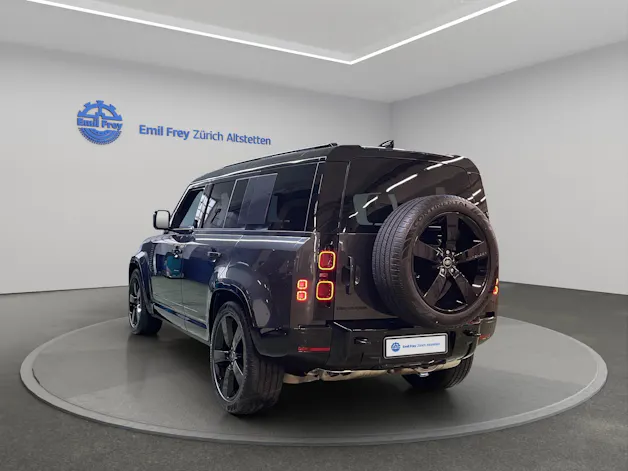 Land Rover Defender 110 3.0 D I6 300 X-Dynamic HSE