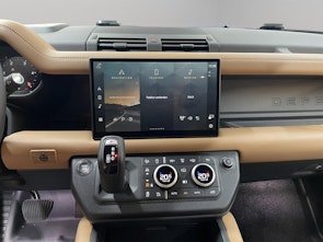 Vehicle image LAND ROVER Defender 110 3.0 D I6 300 X-Dynamic HSE