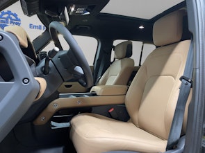 Vehicle image LAND ROVER Defender 110 3.0 D I6 300 X-Dynamic HSE