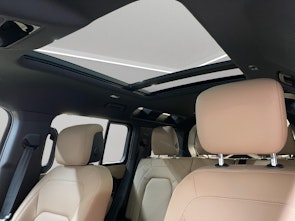 Vehicle image LAND ROVER Defender 110 3.0 D I6 300 X-Dynamic HSE