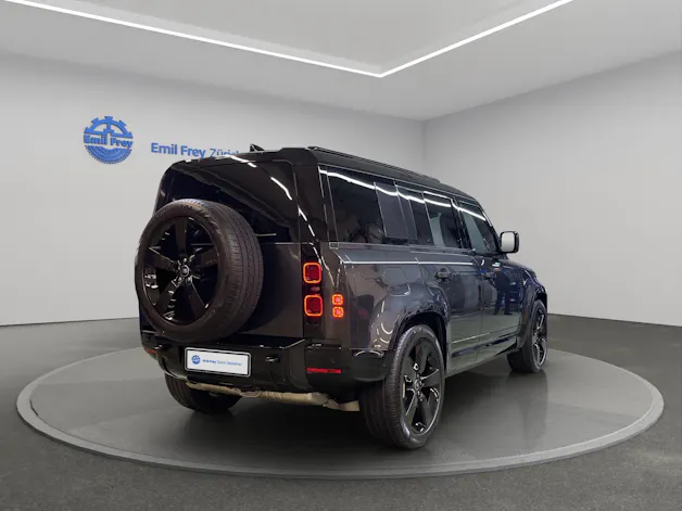 Land Rover Defender 110 3.0 D I6 300 X-Dynamic HSE