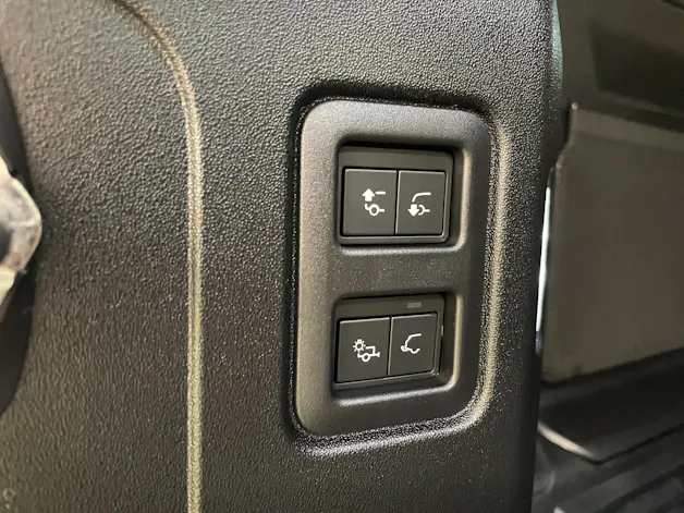 Land Rover Defender 110 3.0 D I6 300 X-Dynamic HSE