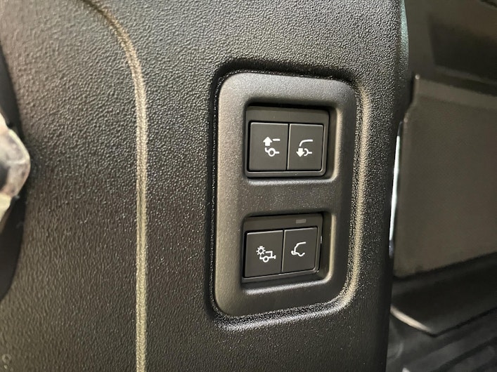 Vehicle image LAND ROVER DEFENDER