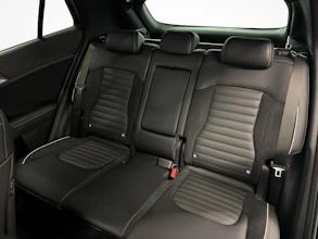 https://vehicle.imgix.net/4046695/8e346557-a570-41ed-8afe-bd04e03b13b5.jpg