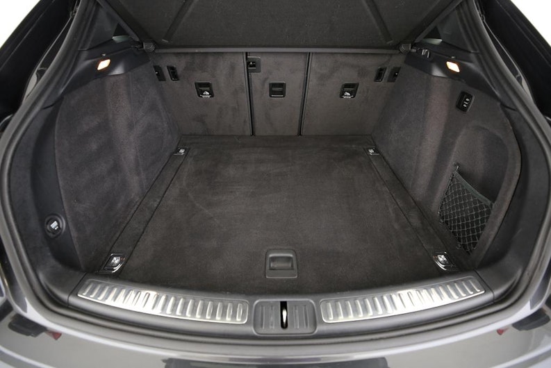 Vehicle image PORSCHE MACAN