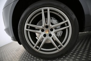 Vehicle image PORSCHE Macan 3.0 V6 S