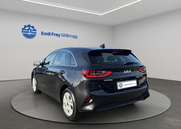 Vehicle image 8 Vehicle image 8