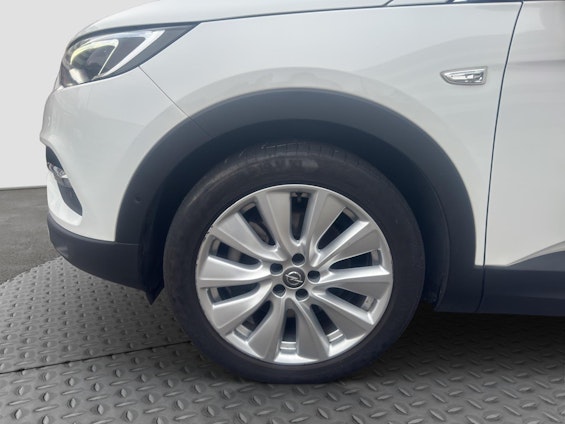 Vehicle image 8 Vehicle image 8