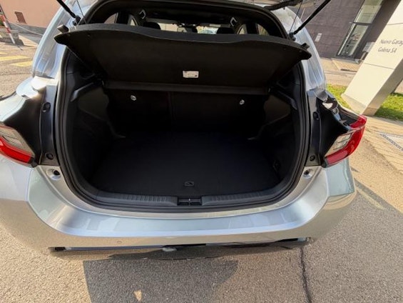 Vehicle image 19 Vehicle image 19