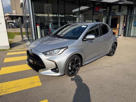 First vehicle image First vehicle image