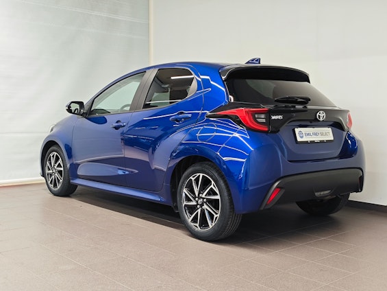 Vehicle image 3 Vehicle image 3