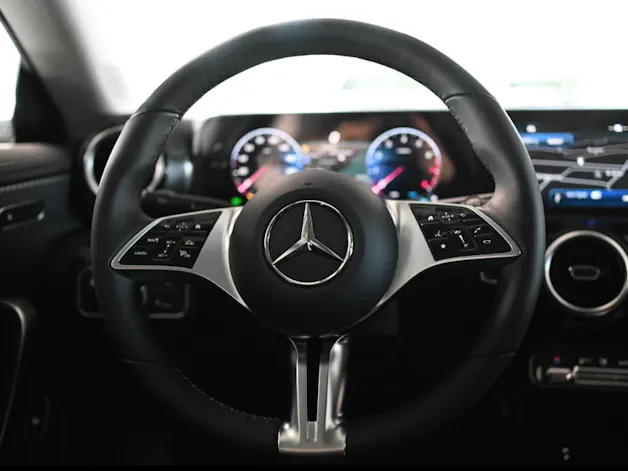 Mercedes-Benz CLA 180 Progressive