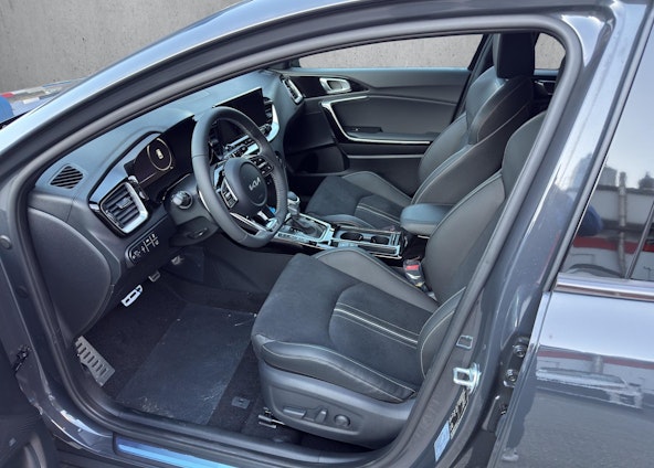 Vehicle image 6 Vehicle image 6