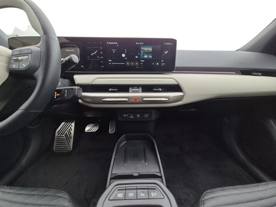 Vehicle image 6 Vehicle image 6