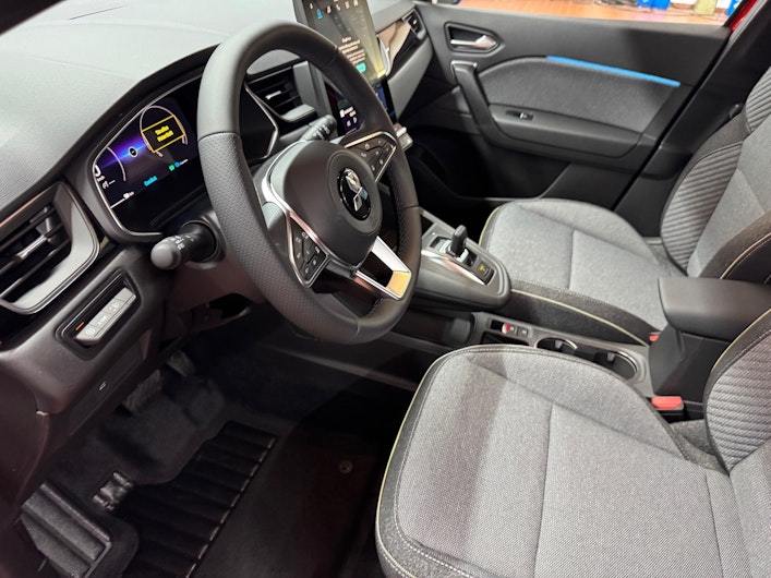 Vehicle image MITSUBISHI GRANDIS