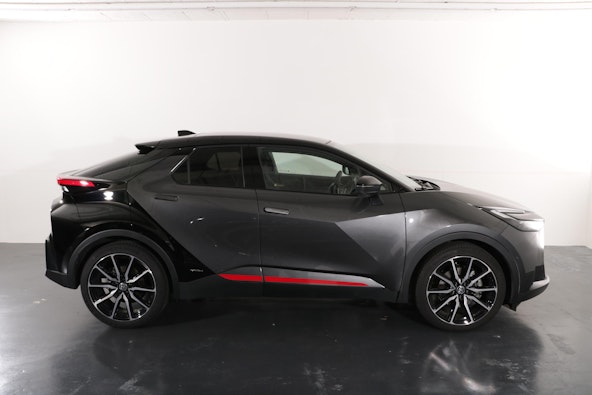 Vehicle image 13