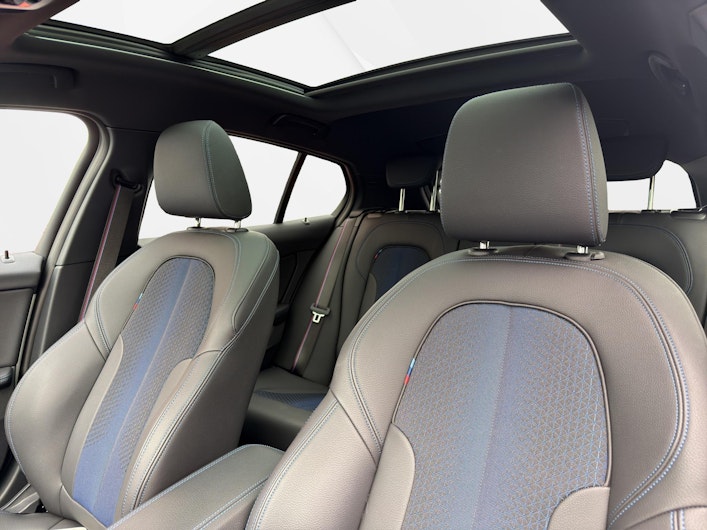 Vehicle image BMW 1 SERIES