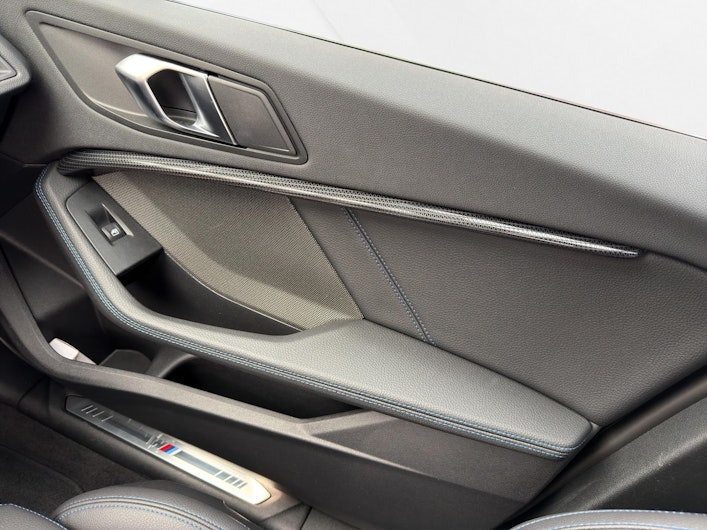 Vehicle image BMW 1 SERIES