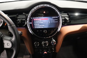 Vehicle image MINI Cabrio F57 1.5i One