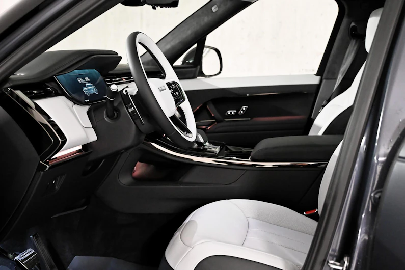 Fahrzeugbild LAND ROVER RANGE ROVER SPORT