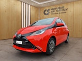 First vehicle image