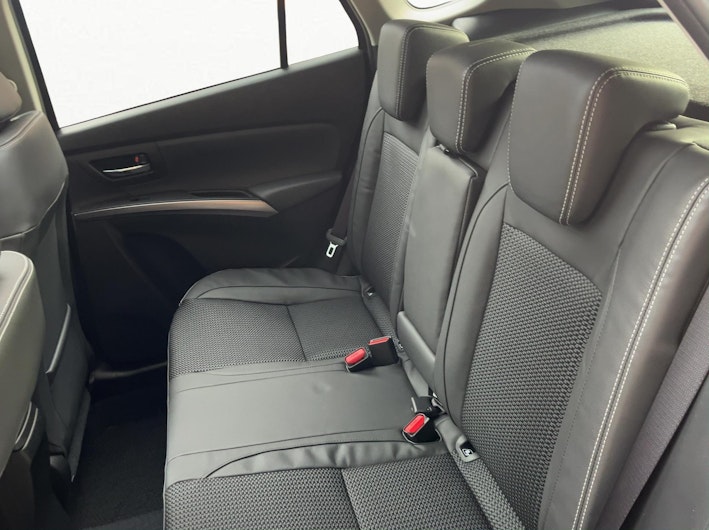 Vehicle image SUZUKI S-CROSS