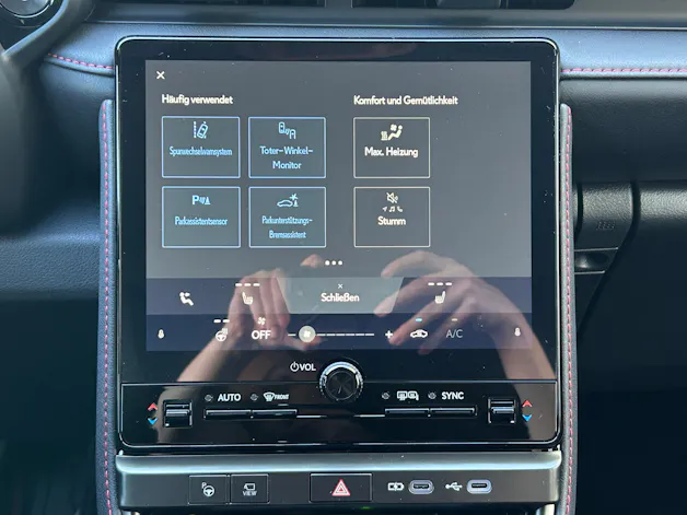 Lexus LBX 1.5 Hybrid Emotion AWD