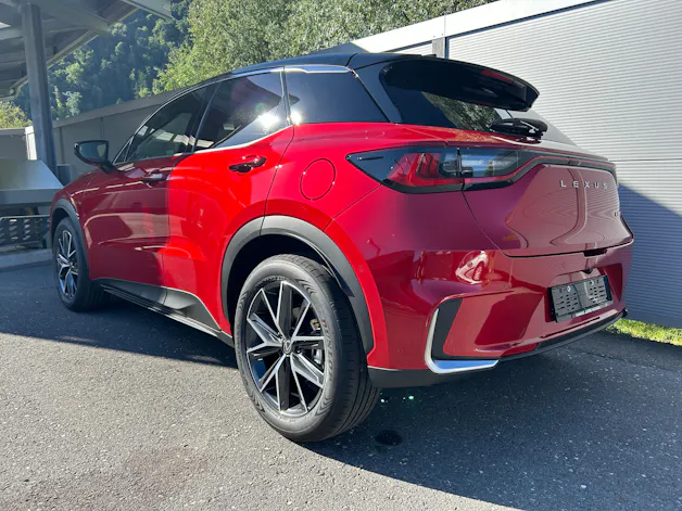 Lexus LBX 1.5 Hybrid Emotion AWD
