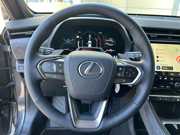 Lexus LBX 1.5 Hybrid Cool AWD