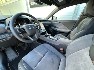 Lexus LBX 1.5 Hybrid Cool AWD