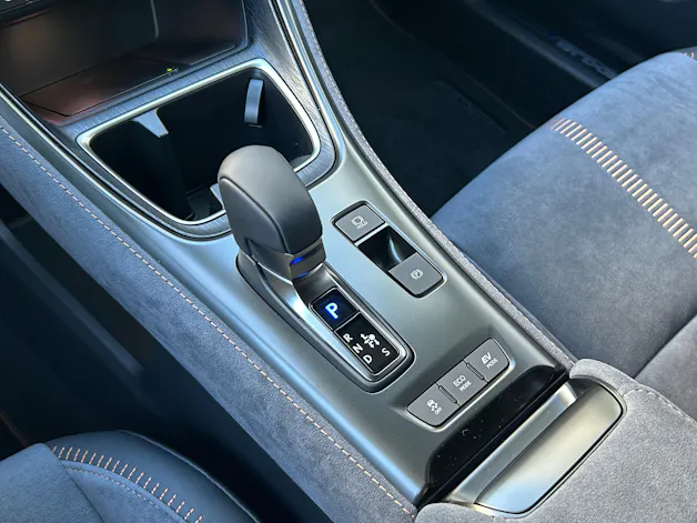 Lexus LBX 1.5 Hybrid Cool AWD
