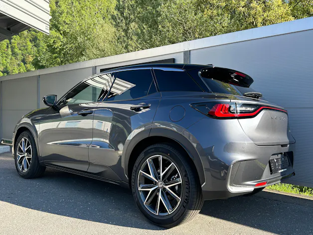 Lexus LBX 1.5 Hybrid Cool AWD