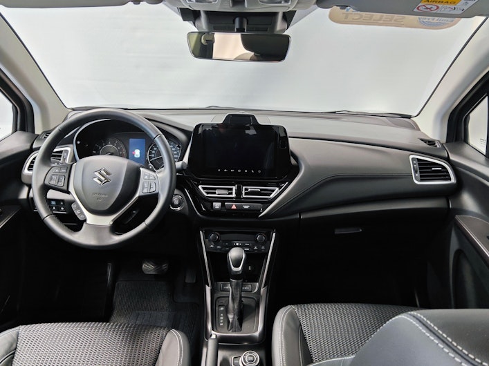 Vehicle image SUZUKI S-CROSS
