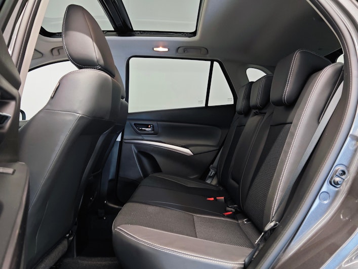 Vehicle image SUZUKI S-CROSS