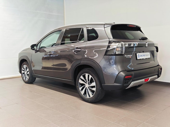 Vehicle image SUZUKI S-CROSS