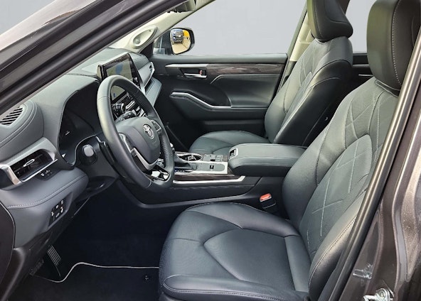 Vehicle image 8 Vehicle image 8