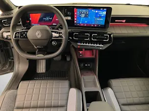 Renault R4 E-Tech Comfort Range iconic