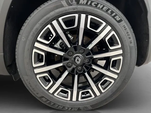 Renault R4 E-Tech Comfort Range iconic