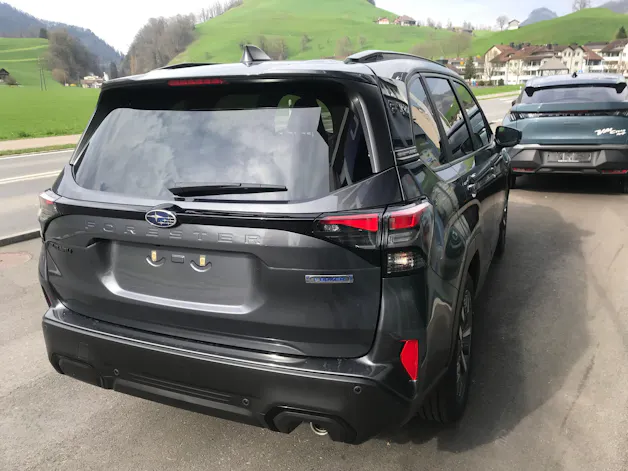 Subaru Forester 2.0i e-Boxer Luxury Lineartronic