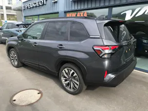 Subaru Forester 2.0i e-Boxer Luxury Lineartronic