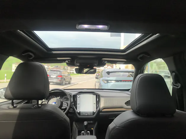 Subaru Forester 2.0i e-Boxer Luxury Lineartronic