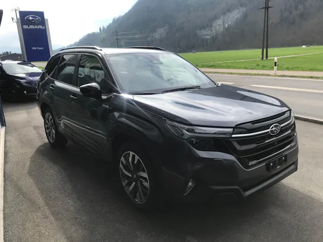 Subaru Forester 2.0i e-Boxer Luxury Lineartronic